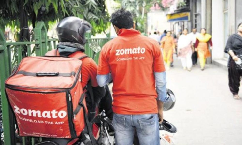 #BoycottZomato and #BoycottUberEats Trend On Twitter,Startup Stories,#ZomatoUninstalled,Today Twitter Trend India,Twitter Trending Hashtags,Zomato Founder Deepinder Goyal,Boycott Zomato,Boycott Uber Eats,Zomato Customer Controversy,Food Delivery Controversy,Zomato Latest News,Uber Eats Latest News